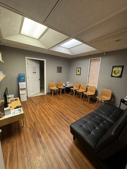 More Photos Of 1539 Parental Home Rd, Jacksonville Medical For Lease