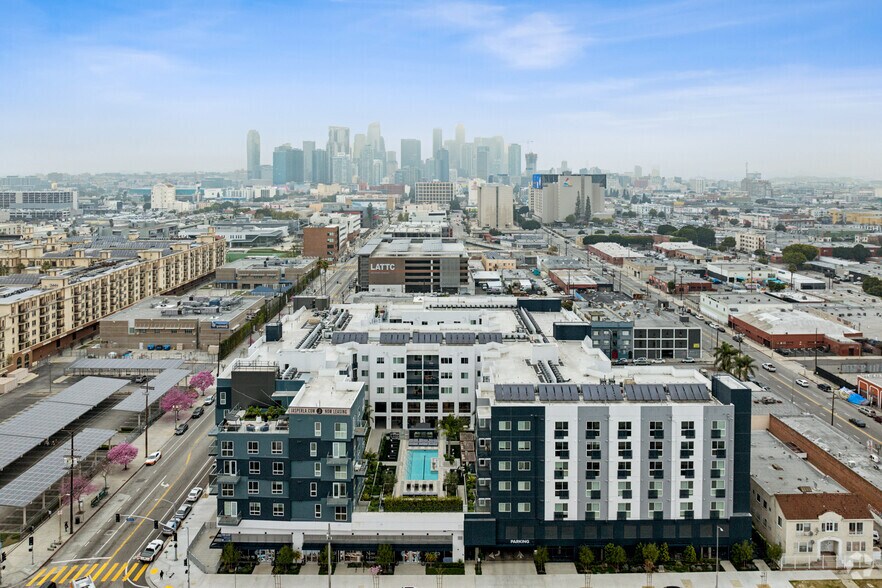 More Photos Of 2528 S Grand Ave, Los Angeles Apartments For Lease