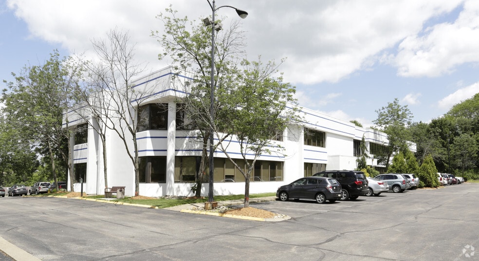 More Photos Of 275 Center Rd, Monroeville Office For Lease