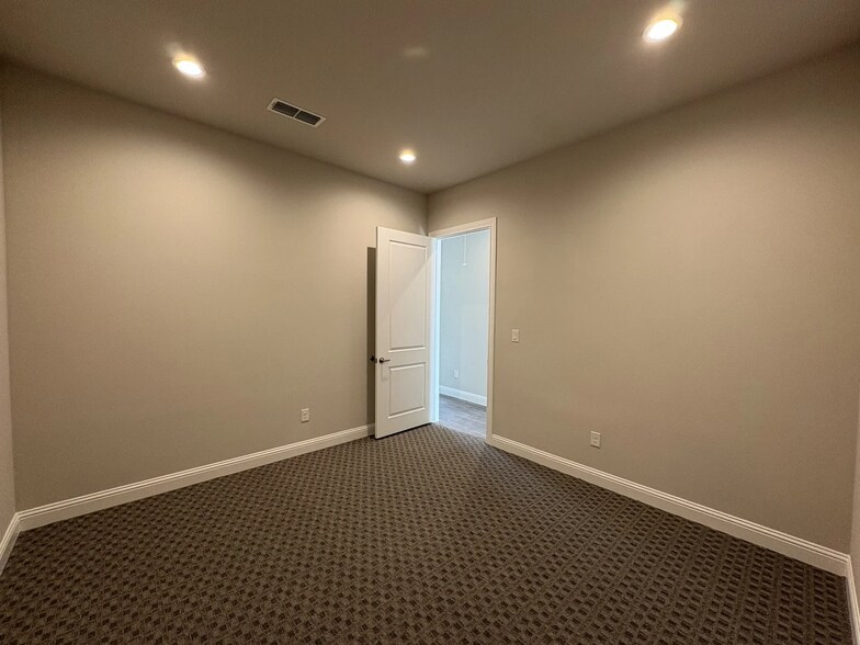 More Photos Of 2601 Little Elm Pky, Little Elm Office For Lease