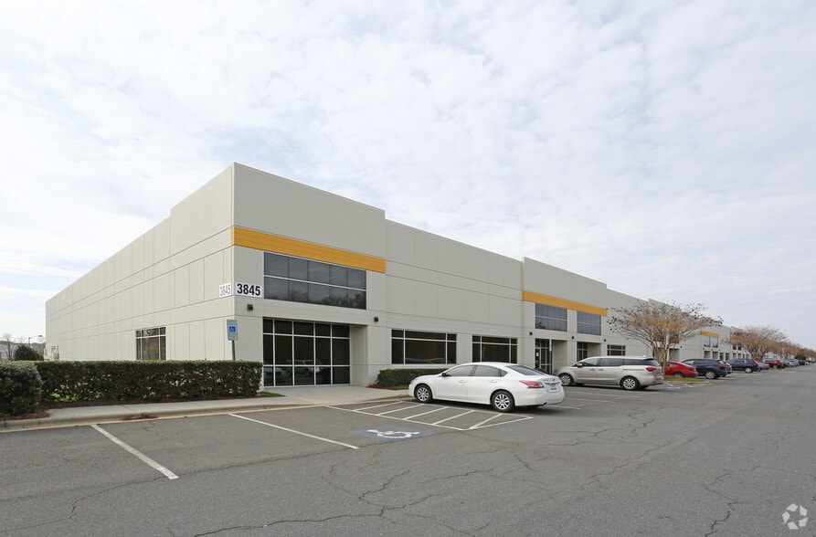 More Photos Of 3845 Shopton Rd, Charlotte Light Distribution For Lease