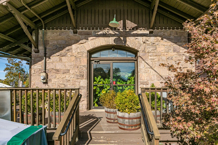 More Photos Of 2 Bridge St, Milford Restaurant For Sale