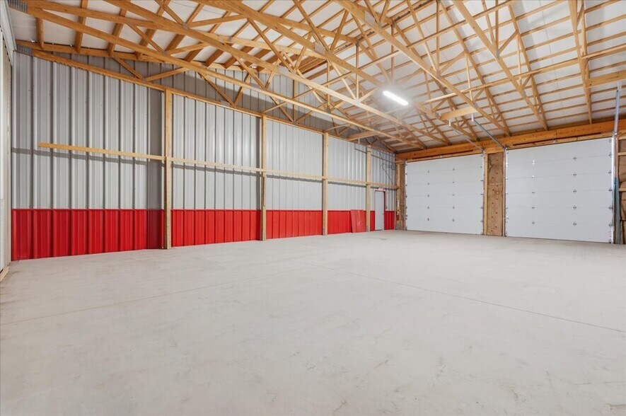 More Photos Of 1010 10th St, Vienna Flex For Sale