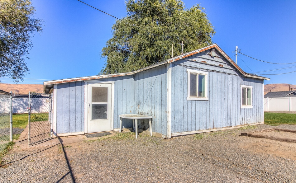 More Photos Of 2310 Terrace Heights Dr, Yakima Flex For Sale