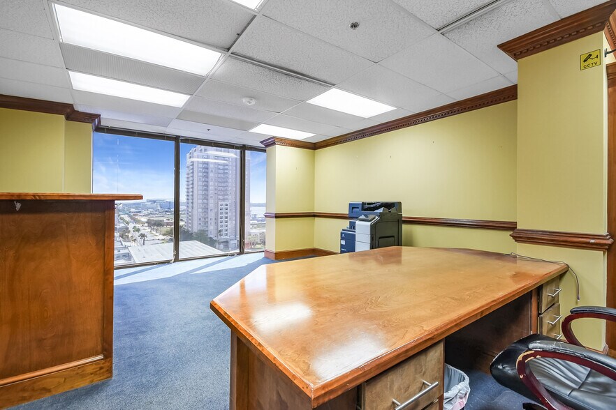 More Photos Of 233 E Bay St, Jacksonville Office For Sale