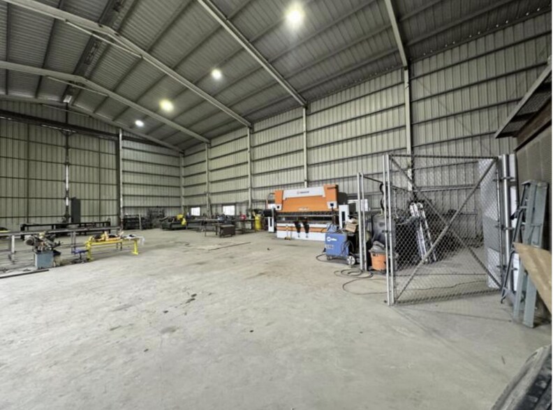 More Photos Of 2651 Highway 44, Robstown Service For Sale