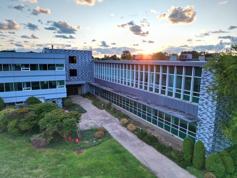 More Photos Of 2424 W 23rd St, Erie Manufacturing For Lease