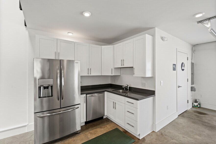 More Photos Of 629-639 S B St, San Mateo Storefront For Lease