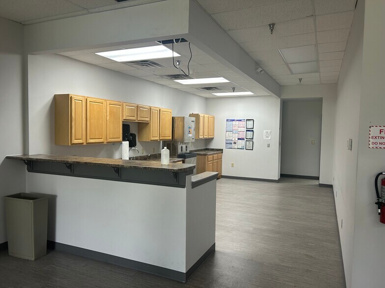 More Photos Of 12090 Memorial Pky SW, Huntsville Light Manufacturing For Sale