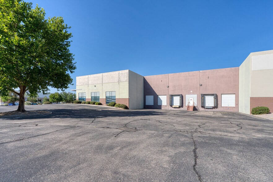 More Photos Of 531 Gallatin Pl NW, Albuquerque Distribution For Lease