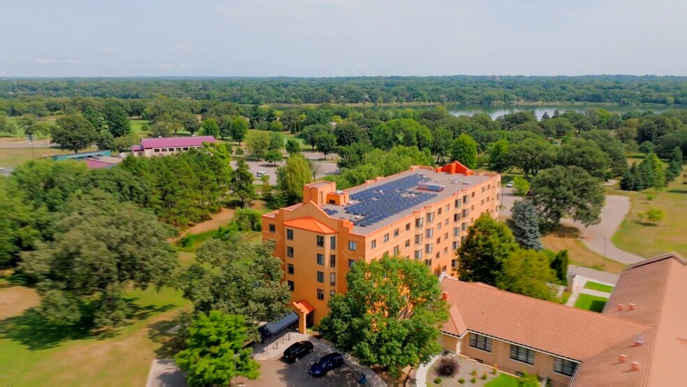 Primary Photo Of 985 Ivy Ave E, Saint Paul Apartments For Sale