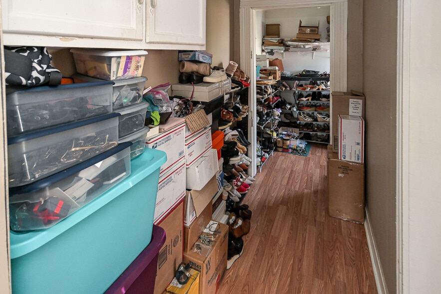 More Photos Of 304 Washington St E, Fayetteville Specialty For Sale