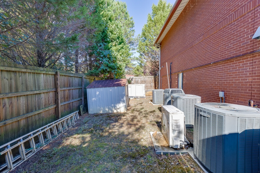 More Photos Of 743 Church St, Buford Office For Sale