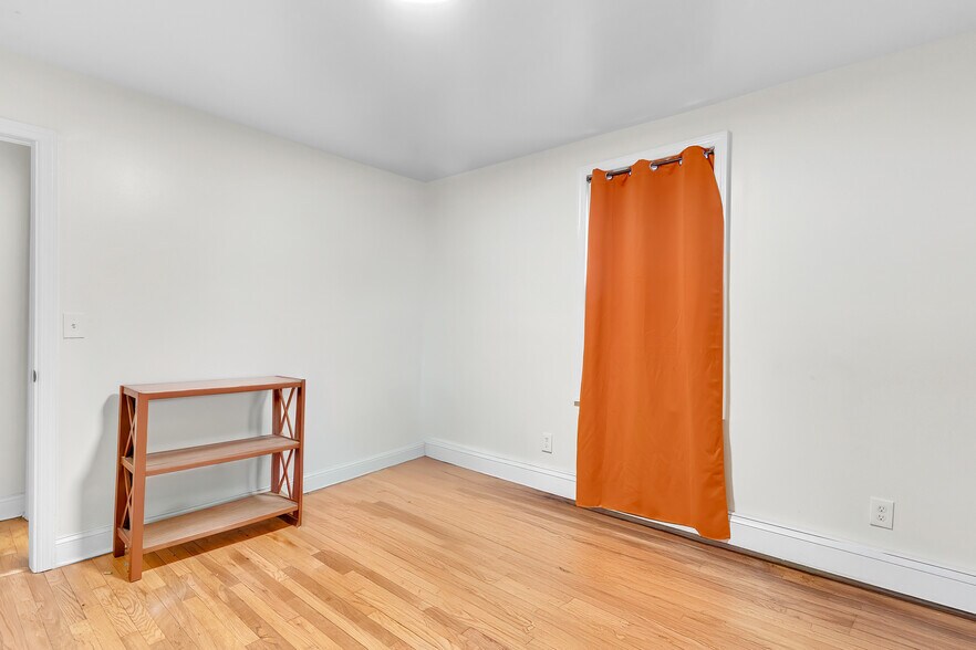 More Photos Of 478 Fabyan Pl, Newark Apartments For Sale