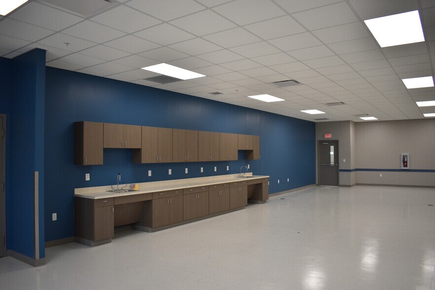 More Photos Of 37988 Avon Commerce Pky, Avon Distribution For Lease