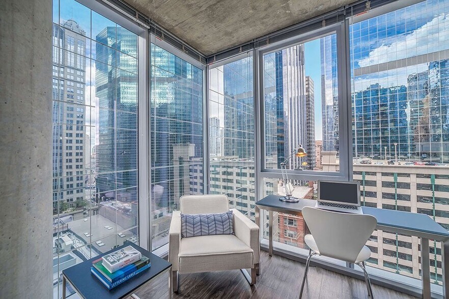More Photos Of 215 W Lake St, Chicago Apartments For Lease
