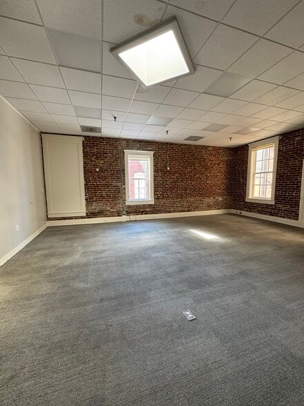More Photos Of 117-121 N State St, Jackson Loft Creative Space For Lease