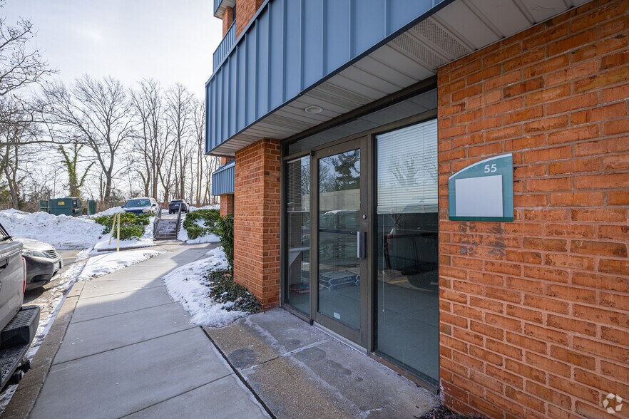 More Photos Of 1777 Reisterstown Rd, Pikesville Unknown For Lease