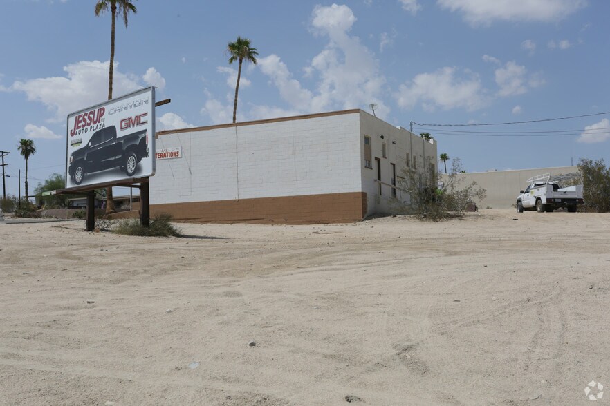 More Photos Of 5823 Adobe Rd, Twentynine Palms Freestanding For Sale