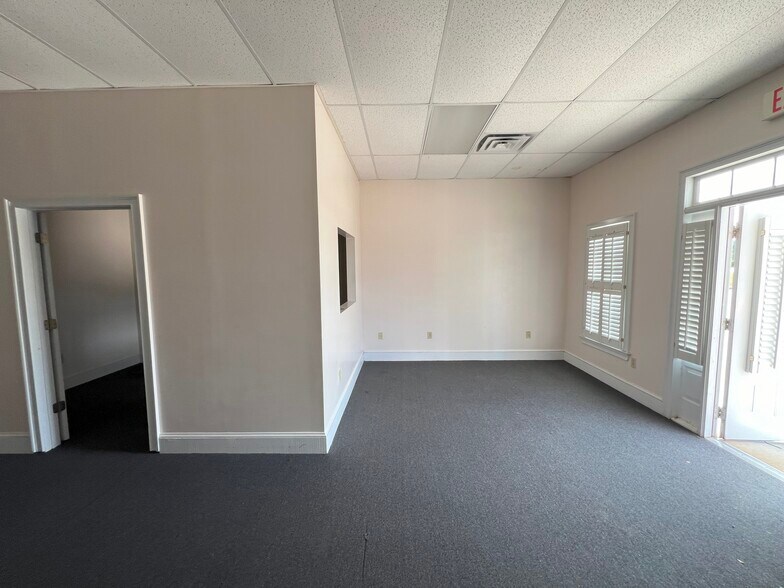 More Photos Of 1636 Philema Rd S, Albany Freestanding For Lease