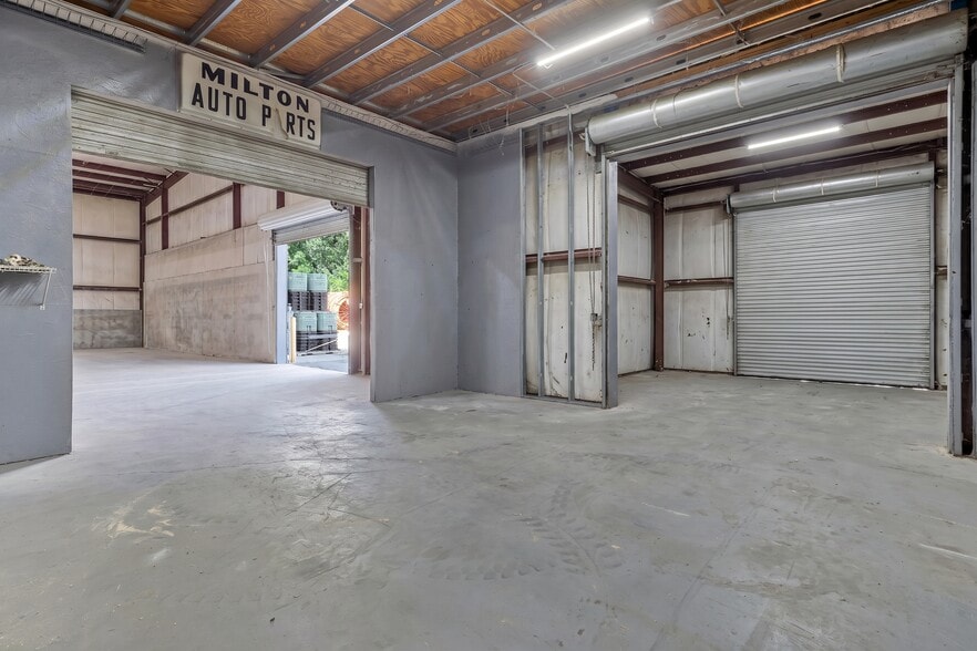More Photos Of 6632 Elva St, Milton Industrial For Lease