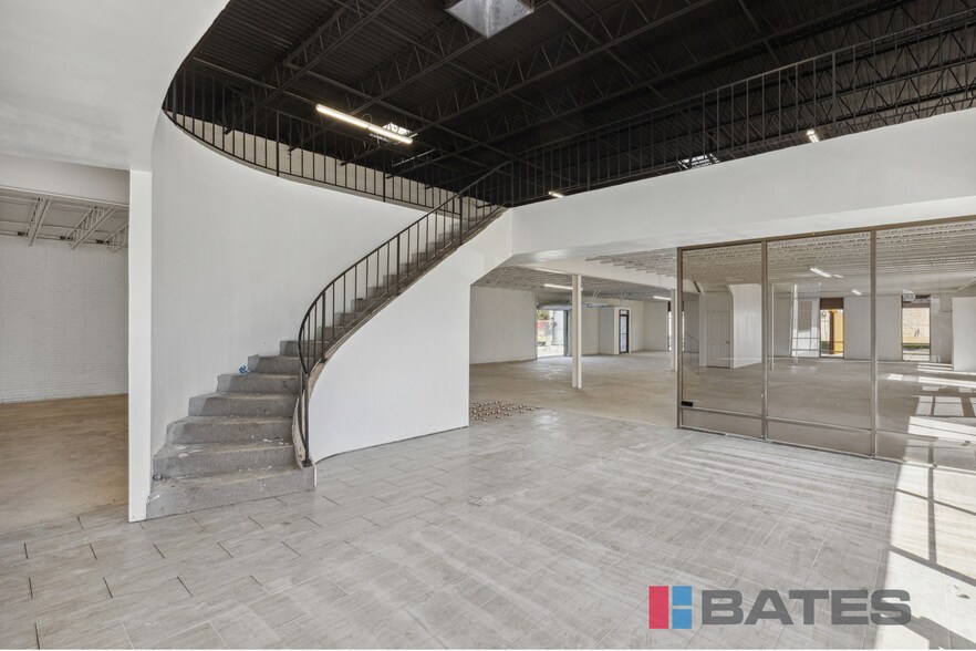 More Photos Of 9525 & 9535 Skillman St, Dallas Showroom For Sale