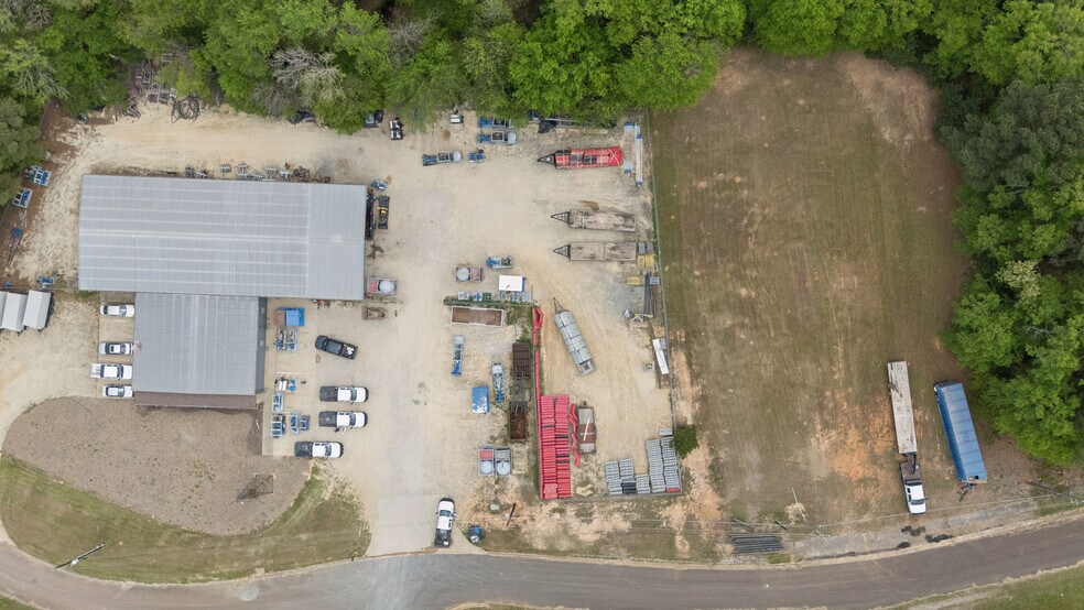 More Photos Of 1510 TX-135, Kilgore Warehouse For Sale