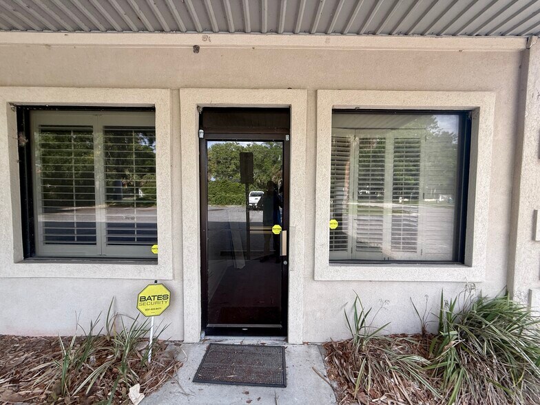 More Photos Of 5174 First Coast Hwy, Fernandina Beach Storefront Retail Office For Lease