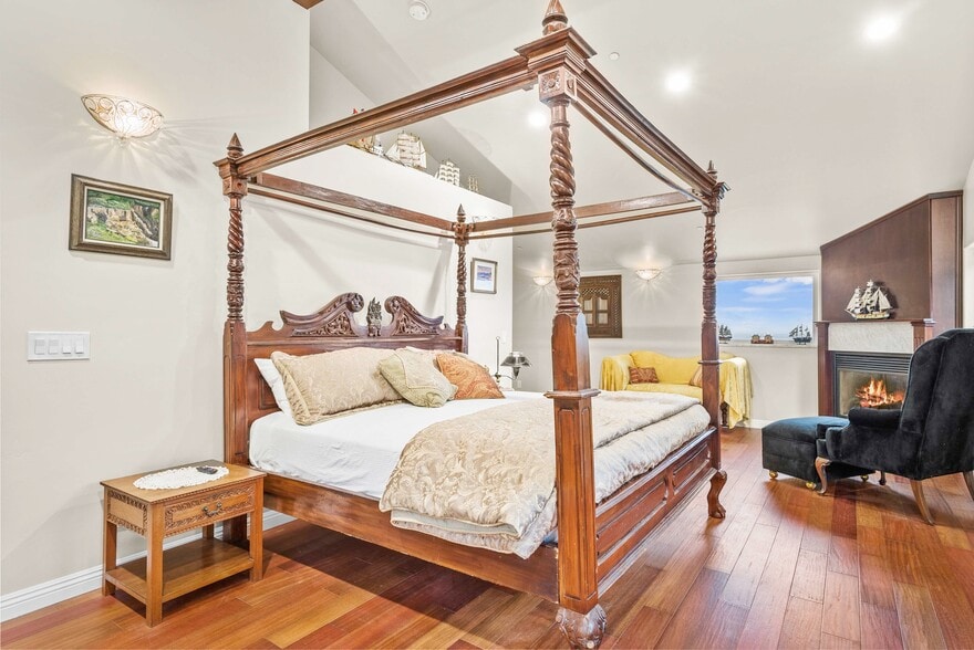 More Photos Of 266 Dolphin Dr, Whitethorn Hotel For Sale