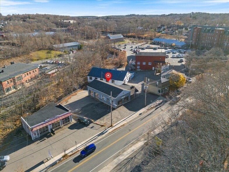 More Photos Of 46 Elm St, Amesbury Service Station For Lease