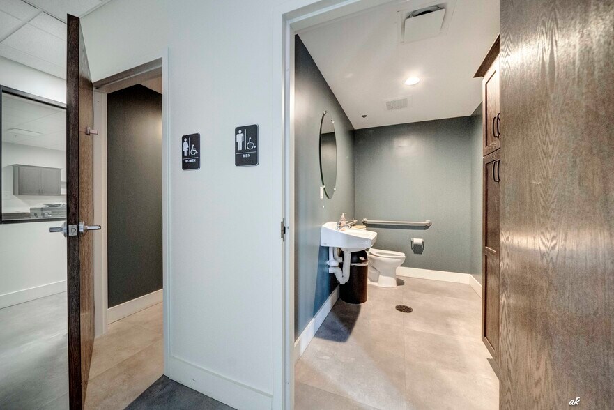 More Photos Of 17684 Cordova Pl, Panama City Beach Distribution For Sale