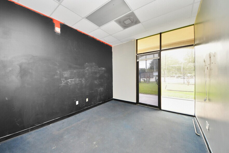 More Photos Of 10019 Main St, Houston Office For Lease