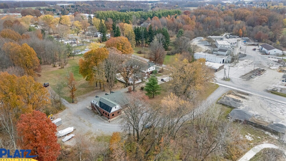 More Photos Of 170 Duquesne St, Columbiana Storefront Retail Office For Lease