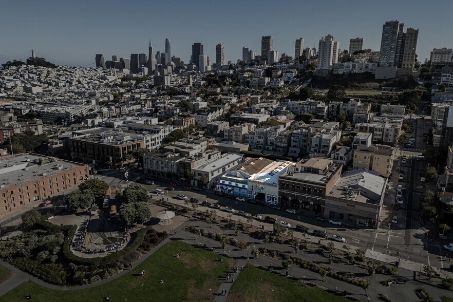 More Photos Of 757 Beach St, San Francisco Storefront Retail Office For Sale