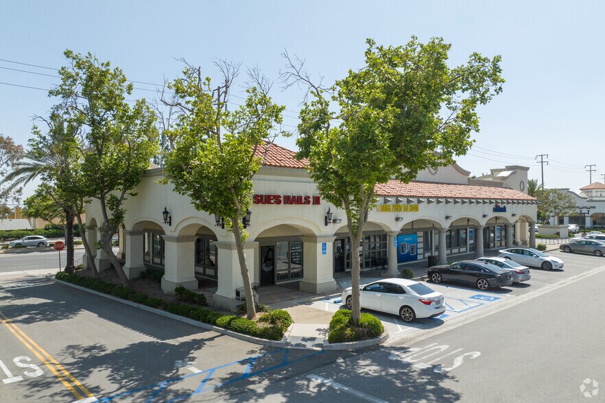 More Photos Of 10590 Baseline Rd, Rancho Cucamonga General Retail For Lease