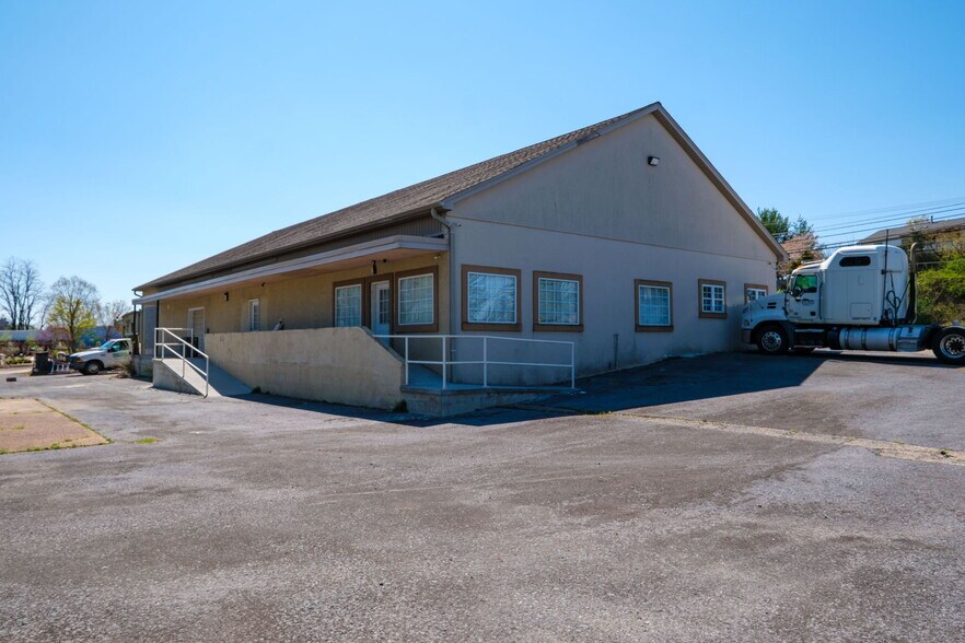 More Photos Of 1090 Virginia Ave, Harrisonburg Light Distribution For Lease
