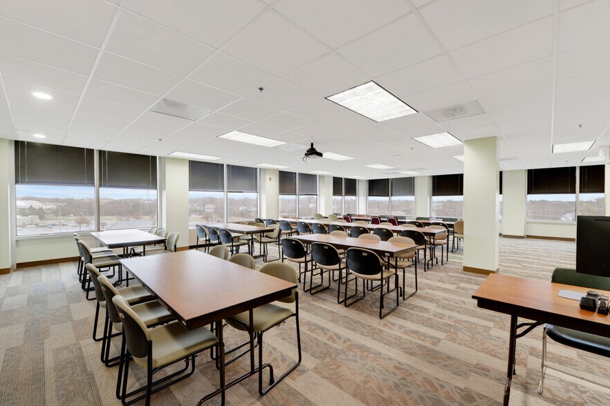 More Photos Of 4235 28th Ave, Marlow Heights Office For Sale