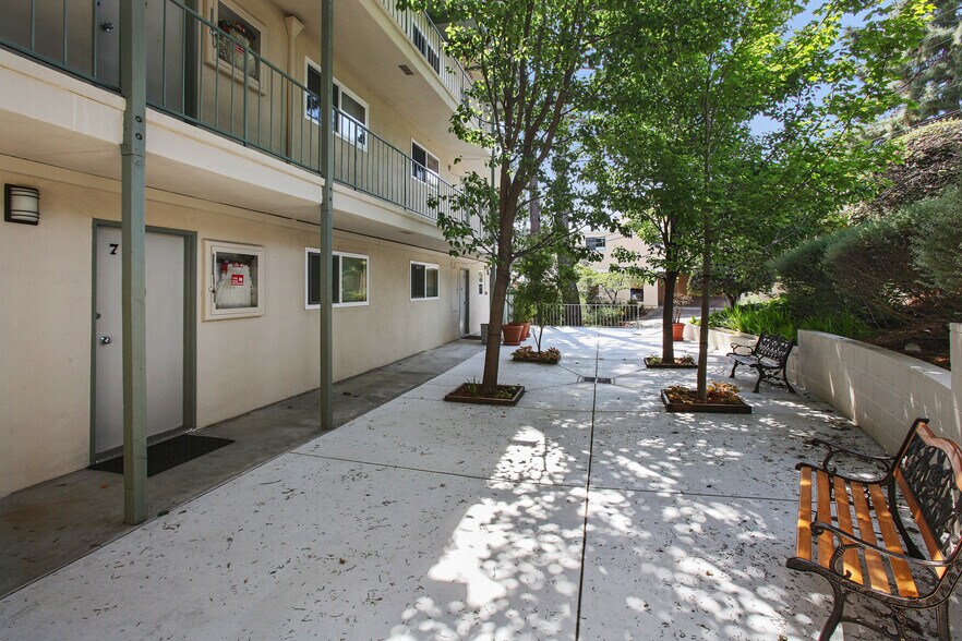 More Photos Of 2200 Village Ct, Belmont Apartments For Sale