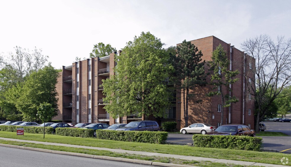 Primary Photo Of 5473-5491 Beechmont Ave, Cincinnati Apartments For Sale
