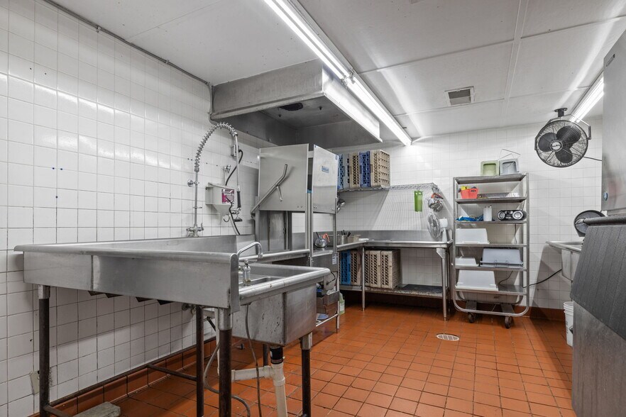 More Photos Of 2383 Hwy 58, Swansboro Restaurant For Sale