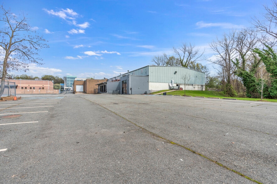 More Photos Of 4865 Arthur Kill Rd, Staten Island Warehouse For Sale