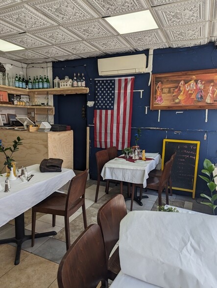 Primary Photo Of 726-728 Courtlandt Ave, Bronx Restaurant For Lease