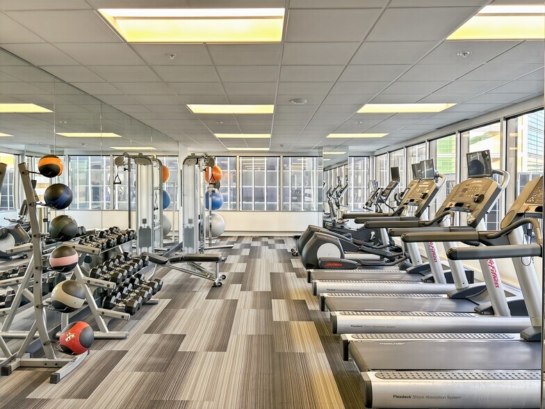 More Photos Of 7777 Bonhomme Ave, Clayton Coworking Space