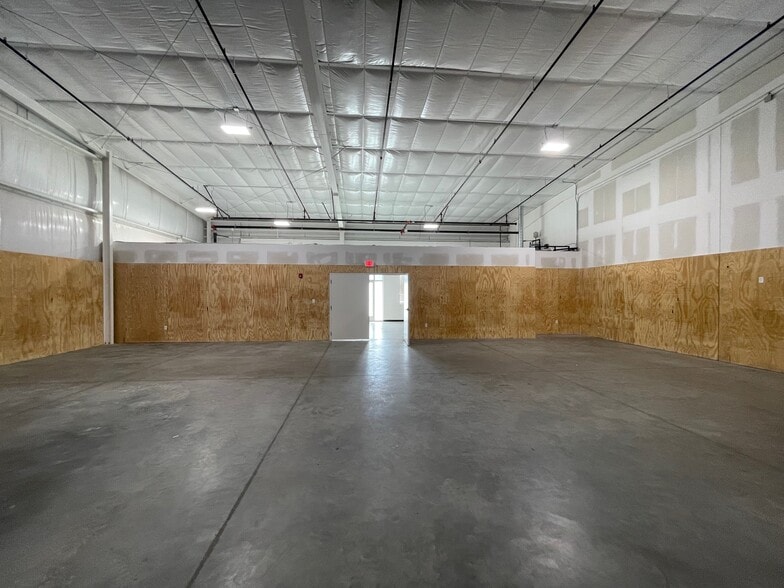 More Photos Of 2192 Express Dr, Jackson Distribution For Lease