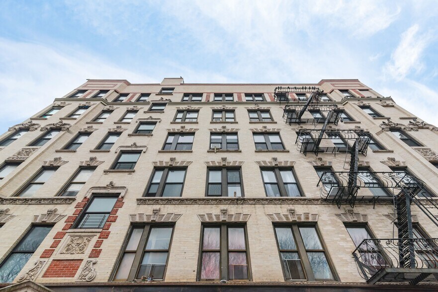 More Photos Of 259 E Broadway, New York Apartments For Sale