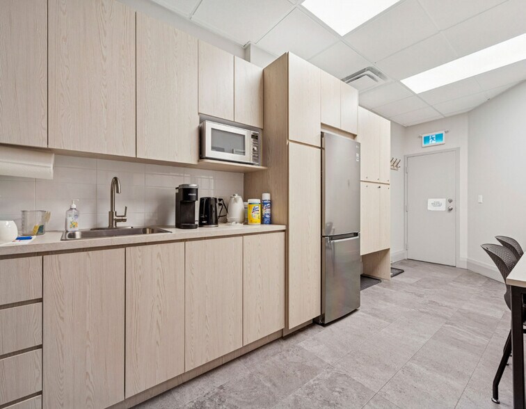 More Photos Of 1110 Sheppard Ave E, Toronto Medical For Sale