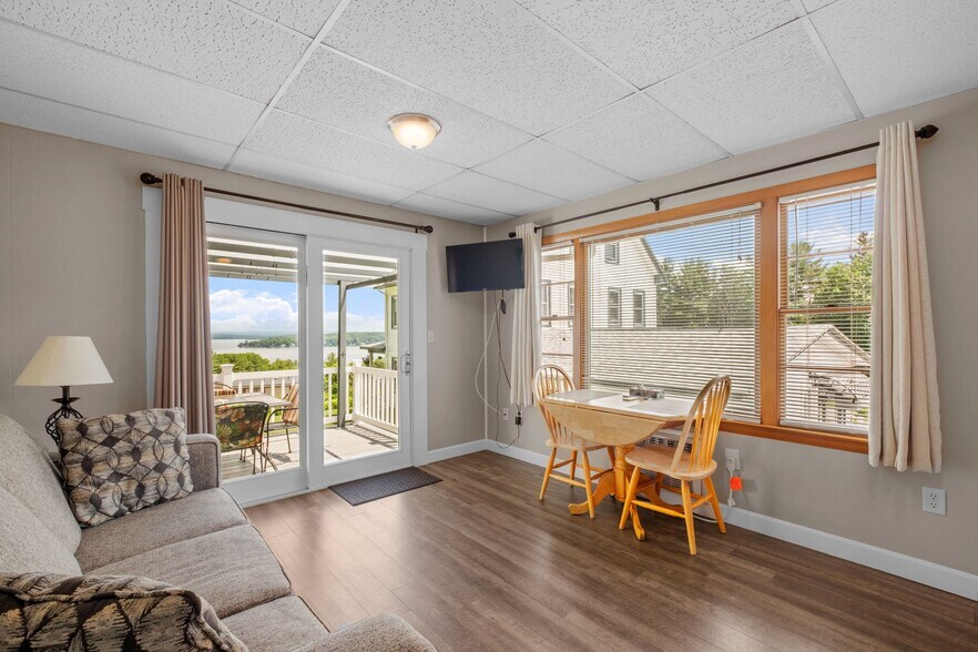 More Photos Of 291 Endicott St N, Laconia Hotel For Sale