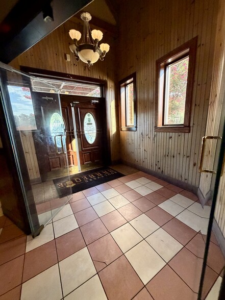 More Photos Of 200-208 W Fleming Dr, Morganton Unknown For Lease