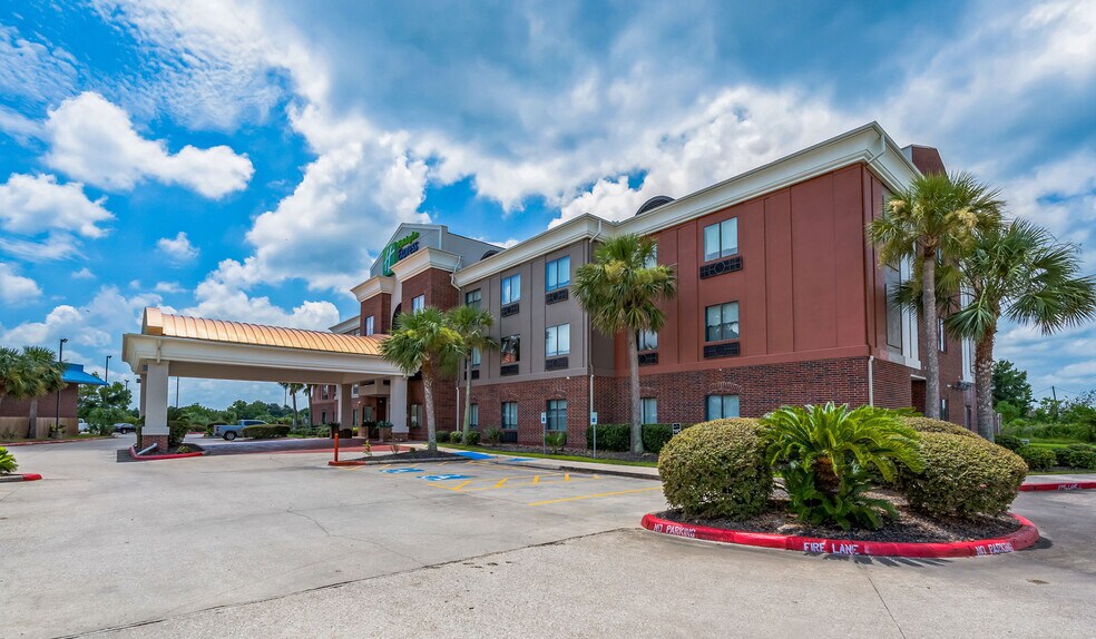 More Photos Of 46300 Interstate 10, Winnie Hotel For Sale
