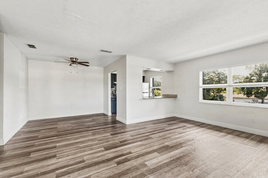 More Photos Of 8412-8420 N Lois Ave, Tampa Apartments For Sale